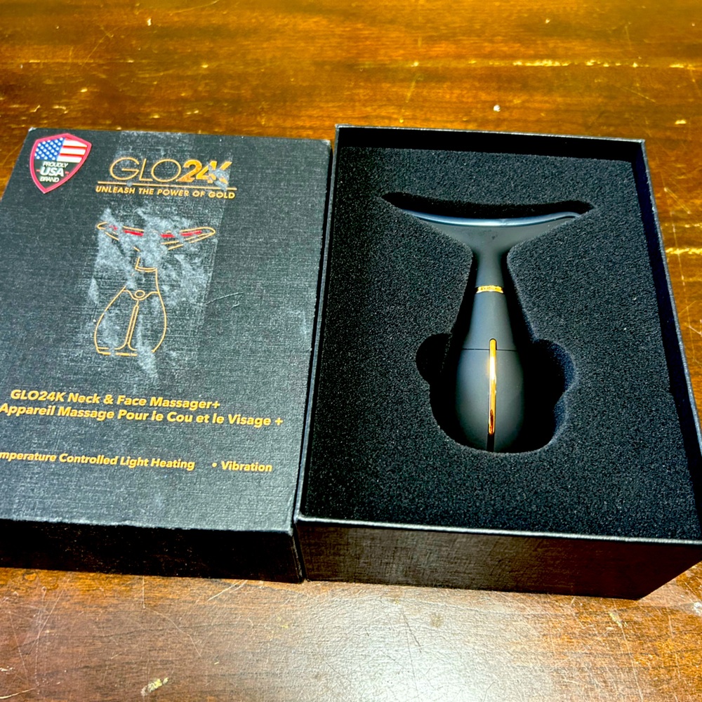 GLO24K Red Light Beauty Device for Face and Neck. Based on Triple Action L E D